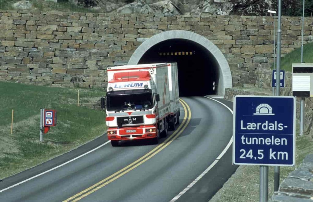 世界一長い道路トンネル　ランダールトンネル